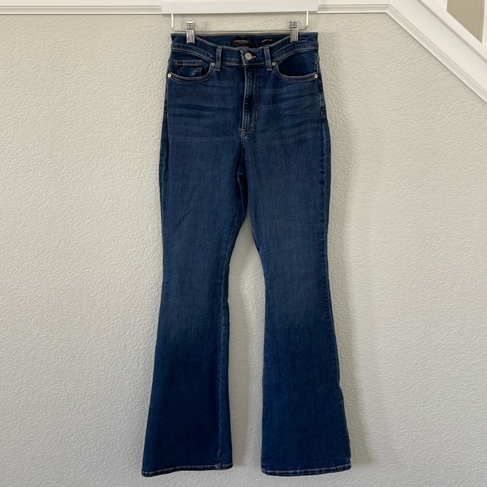 Banana Republic high rise flare size 27. Like new- worn twice.